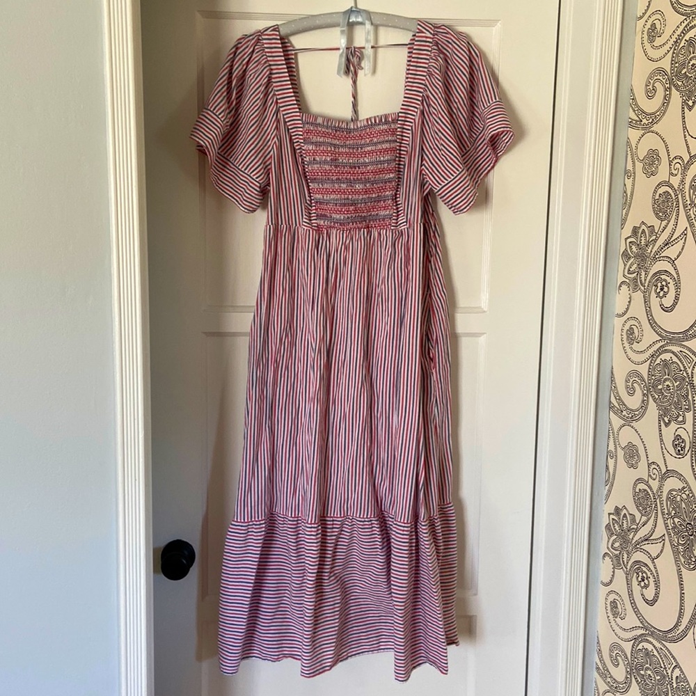 Old Navy smocked A line dress with pockets